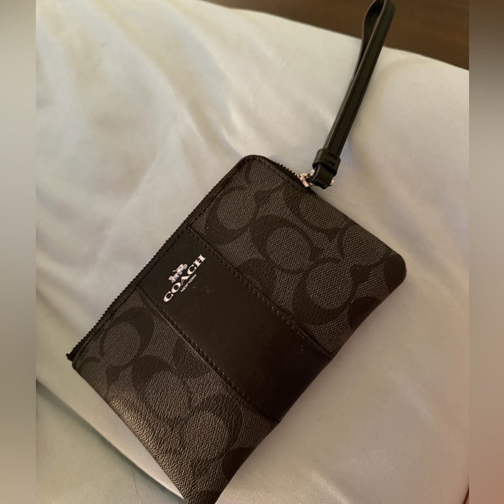 Coach Signature Black Wristlet
